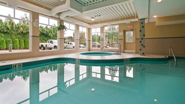 Pool - Best Western Maple Ridge Hotel