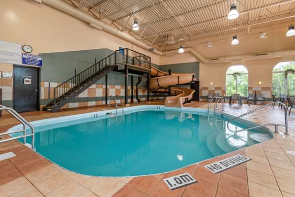 Pool - Best Western Plus Pembina Inn & Suites Winnipeg