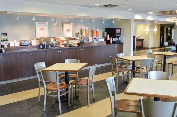 Restaurant - Best Western Thompson Hotel & Suites