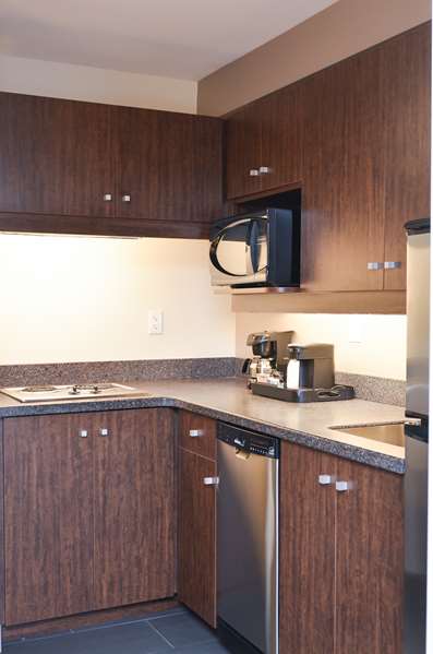  - Best Western Thompson Hotel & Suites