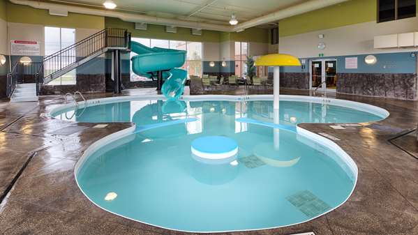 Pool - Best Western Plus Winnipeg West Inn Headingley