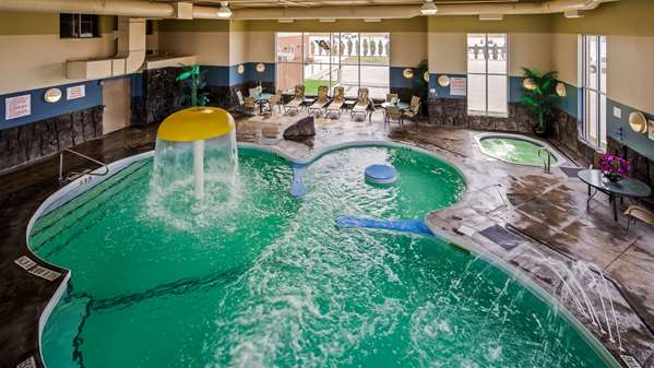 Pool - Best Western Plus Winnipeg West Inn Headingley