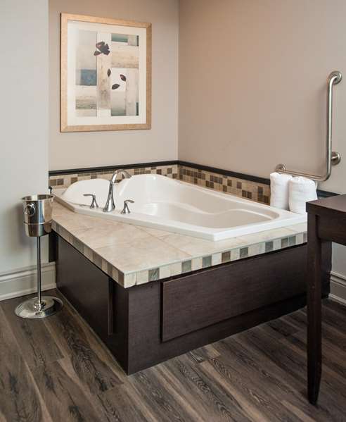 Suite - Best Western Plus Moncton Hotel