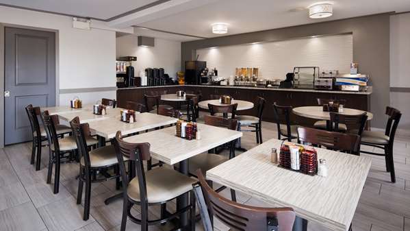 Restaurant - Best Western Plus Moncton Hotel