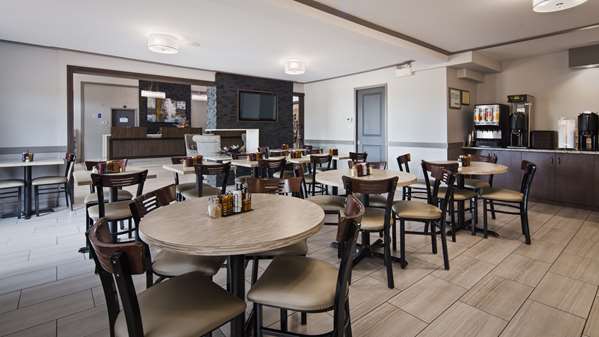 Restaurant - Best Western Plus Moncton Hotel