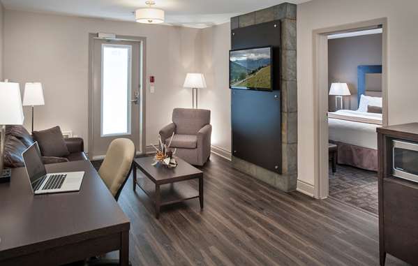 Suite - Best Western Plus Moncton Hotel