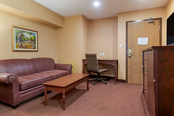  - Best Western Plus Fredericton Hotel & Suites