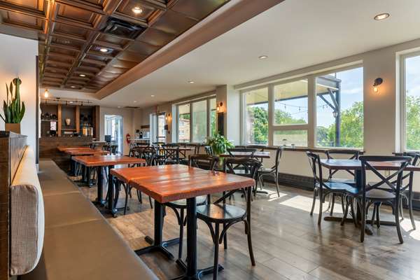 Restaurant - Best Western Plus Chocolate Lake Hotel Halifax