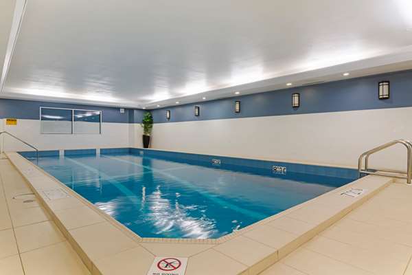 Pool - Best Western Plus Chocolate Lake Hotel Halifax