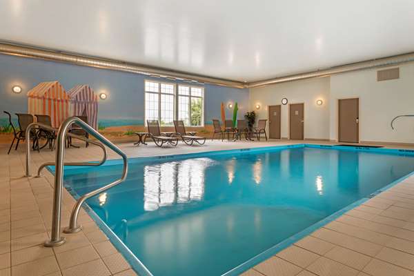 Pool - Best Western Plus Liverpool Hotel Conference Center