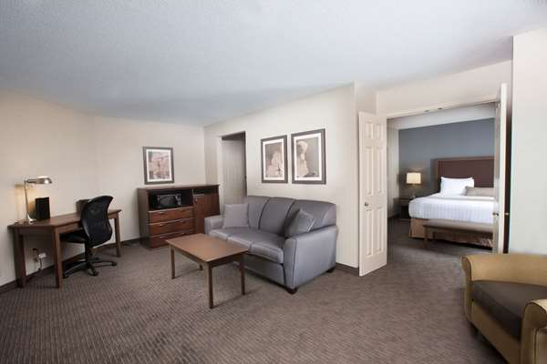 Suite - Best Western Plus Cairn Croft Hotel Niagara Falls