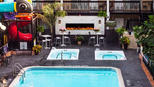 Pool - Best Western Plus Cairn Croft Hotel Niagara Falls