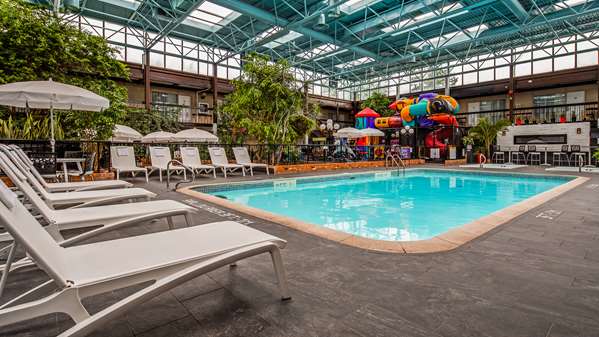 Pool - Best Western Plus Cairn Croft Hotel Niagara Falls