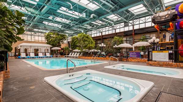 Pool - Best Western Plus Cairn Croft Hotel Niagara Falls