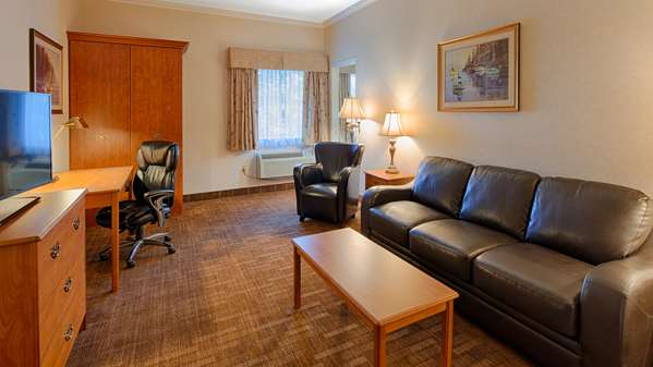 Suite - Best Western Thunder Bay Crossroads Hotel