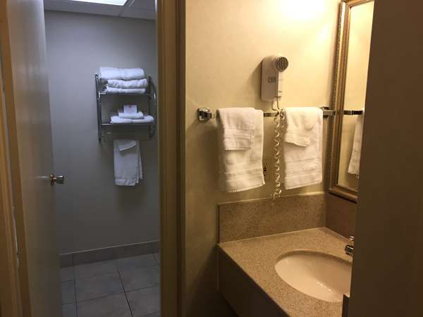 Suite - Best Western Thunder Bay Crossroads Hotel