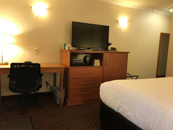  - Best Western Thunder Bay Crossroads Hotel