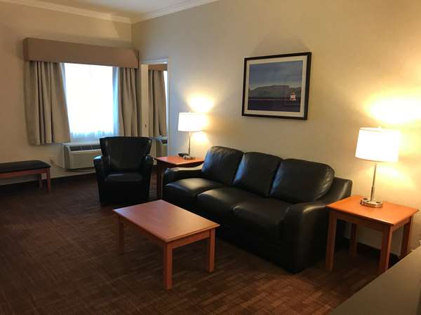 Suite - Best Western Thunder Bay Crossroads Hotel