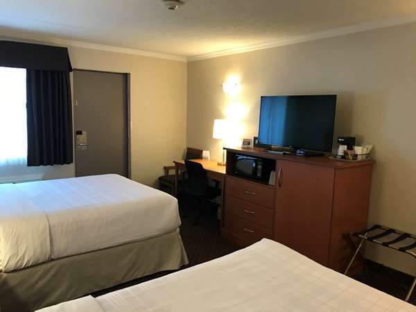  - Best Western Thunder Bay Crossroads Hotel