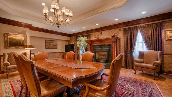 Suite - Best Western Fireside Inn Kingston