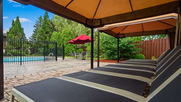 Pool - Best Western Parkway Inn & Conference Centre Cornwall