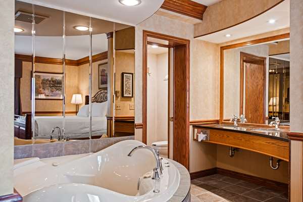  - Best Western Parkway Inn & Conference Centre Cornwall