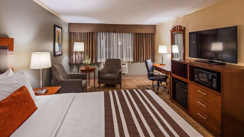Best Western Plus Ottawa City Centre-guestroom-Guest Room,On-Site.jpg