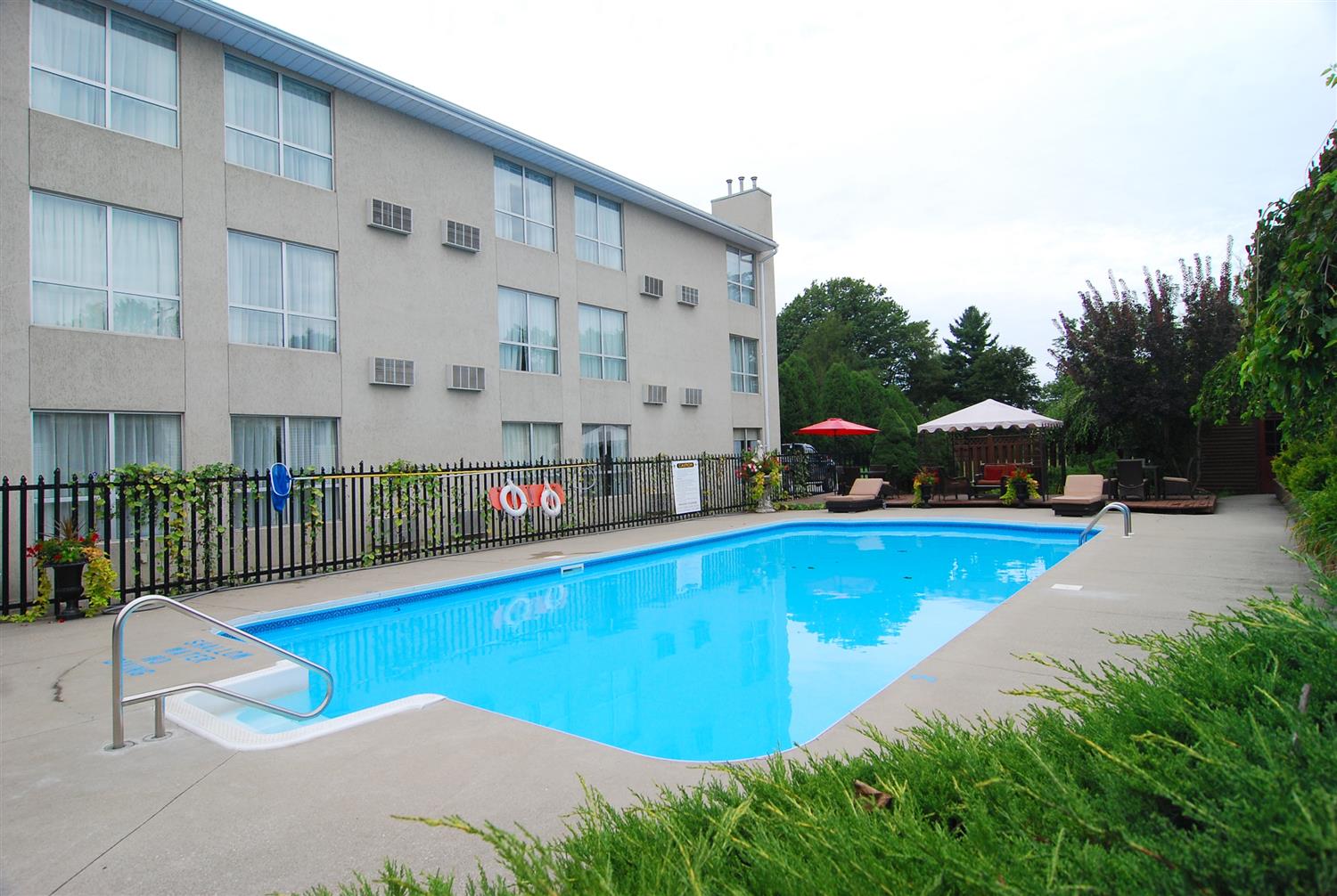 Best Western Little River Inn Simcoe, ON See Discounts
