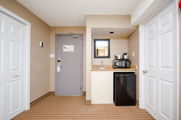  - Best Western Plus Kanata Hotel & Conf Centre Ottowa
