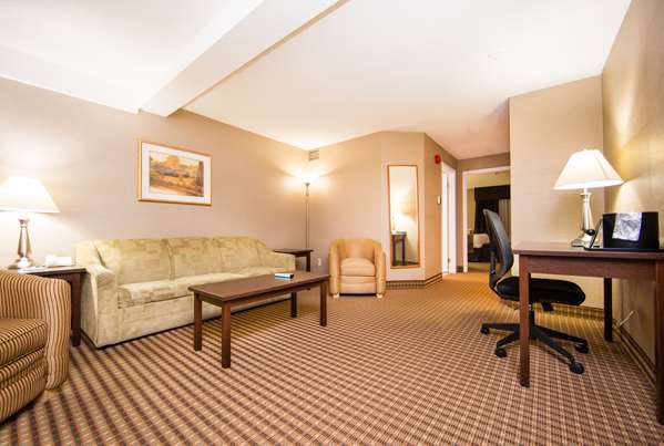 Suite - Best Western Plus Kanata Hotel & Conf Centre Ottowa
