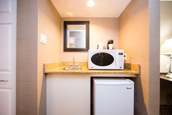  - Best Western Plus Kanata Hotel & Conf Centre Ottowa