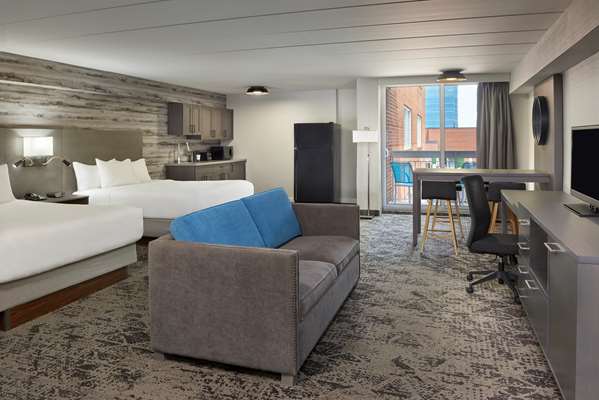 Suite - Best Western Parkway Hotel Richmond Hill