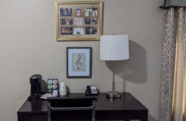  - Best Western Swan Castle Inn Cochrane