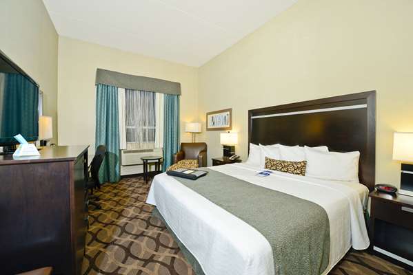  - Best Western Plus Travel Hotel Toronto Airport