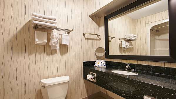  - Best Western Plus Travel Hotel Toronto Airport