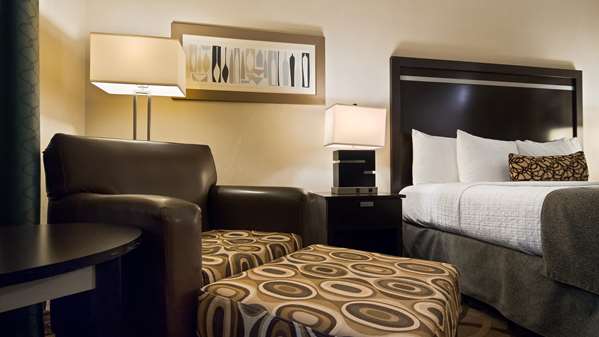  - Best Western Plus Travel Hotel Toronto Airport
