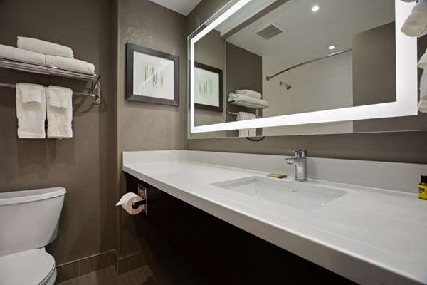  - Best Western Plus Executive Inn Scarborough