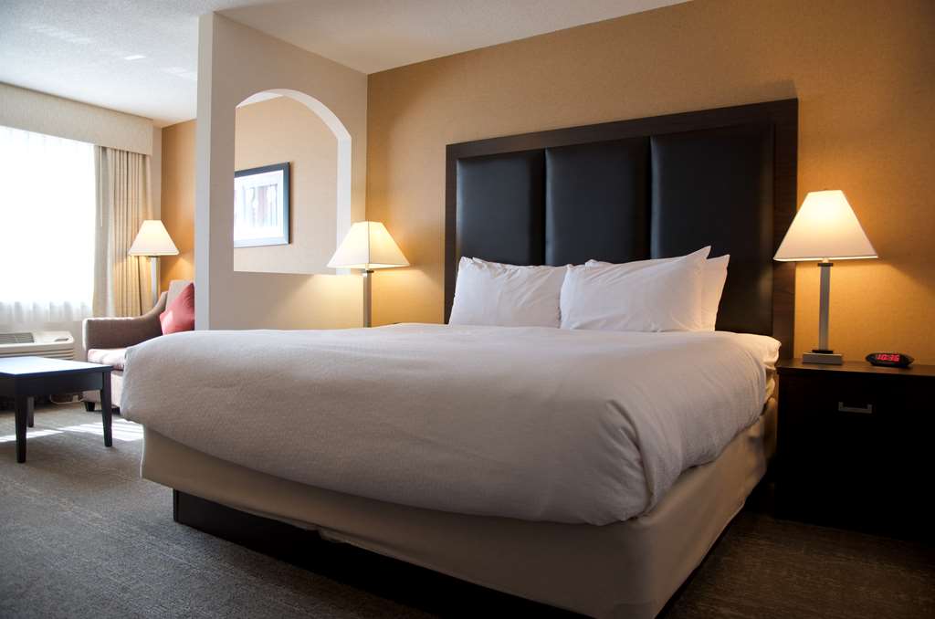 Best Western Plus Burlington Inn & Suites-guestroom-Guest Room,Suite,On-Site.jpg
