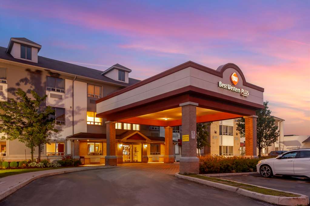 Best Western Plus Burlington Inn & Suite