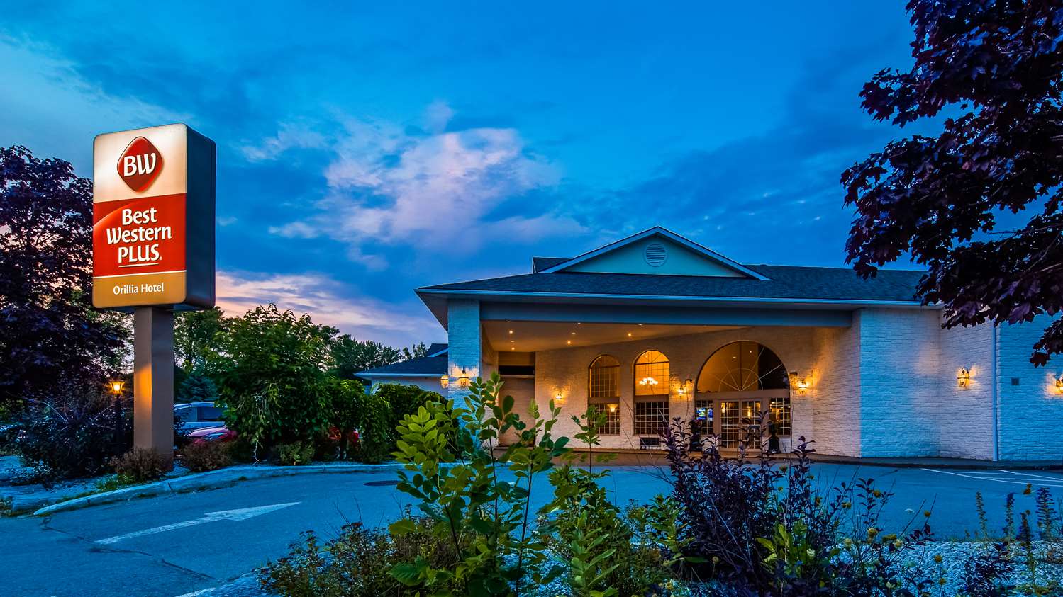 Best Western Plus Orillia Hotel, ON See Discounts