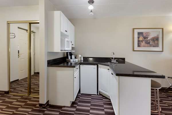  - Best Western Plus Orillia Hotel