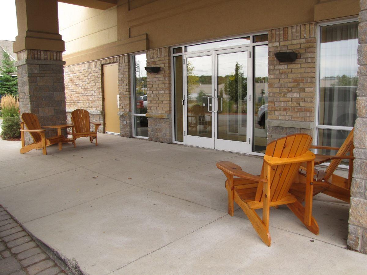 Best Western Plus Muskoka Inn Huntsville, ON - See Discounts