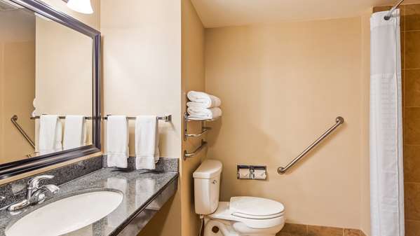  - Best Western Plus Muskoka Inn Huntsville