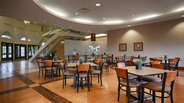 Restaurant - Best Western Plus Inn & Suites Orangeville
