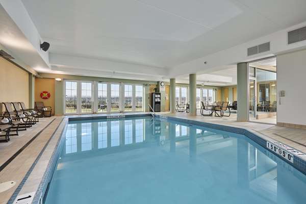 Pool - Best Western Plus Inn & Suites Orangeville