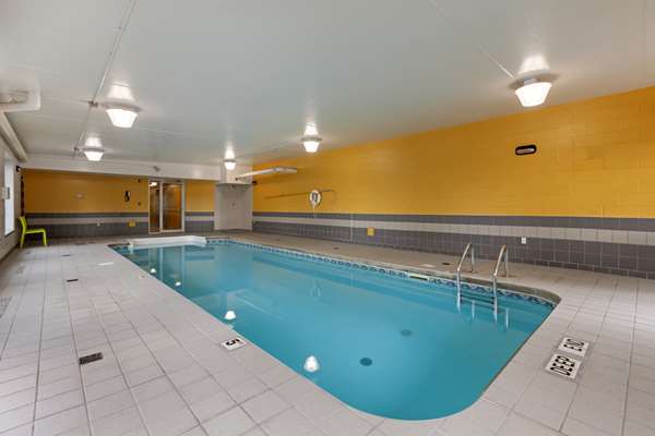 Pool - Best Western Milton Inn
