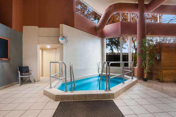 Pool - Best Western St Catharines Hotel & Conference Center
