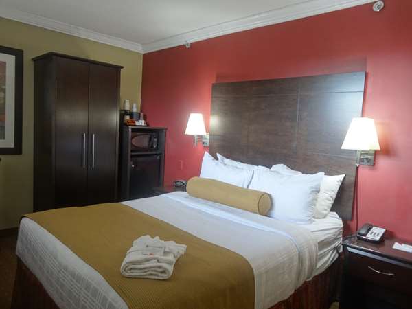  - Best Western Plus Hotel Bowmanville