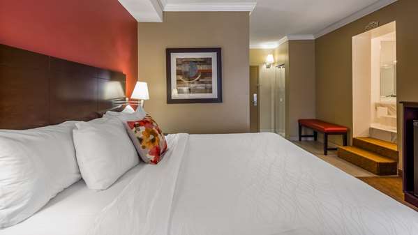  - Best Western Plus Hotel Bowmanville
