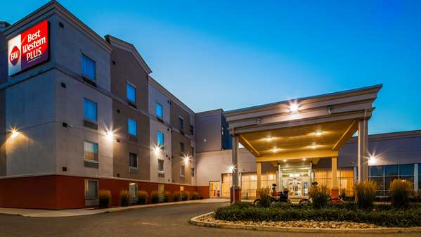 Exterior view - Best Western Plus Hotel Bowmanville